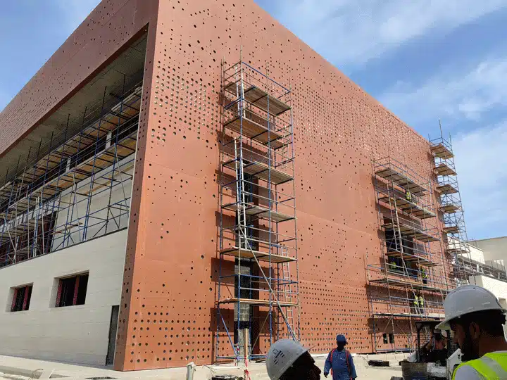 SunFrame's Perforated Aluminum Façade for Doha Centro Mall -2