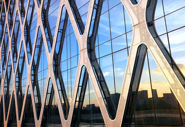 Causes Behind Light Distortion in Glass Curtain Walls-1