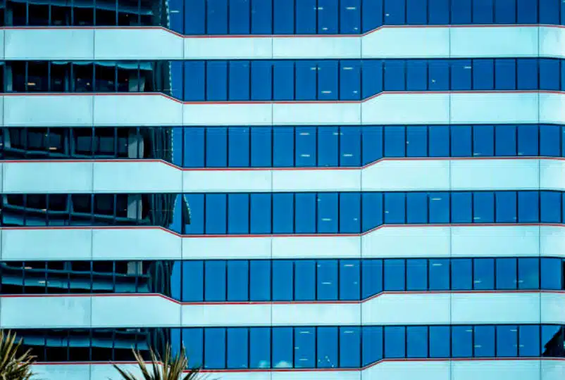 Causes Behind Light Distortion in Glass Curtain Walls