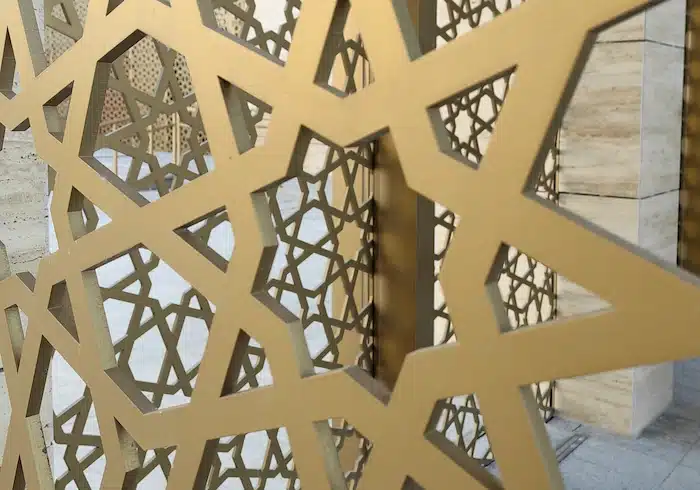 الألواح المعدنية المثقبة