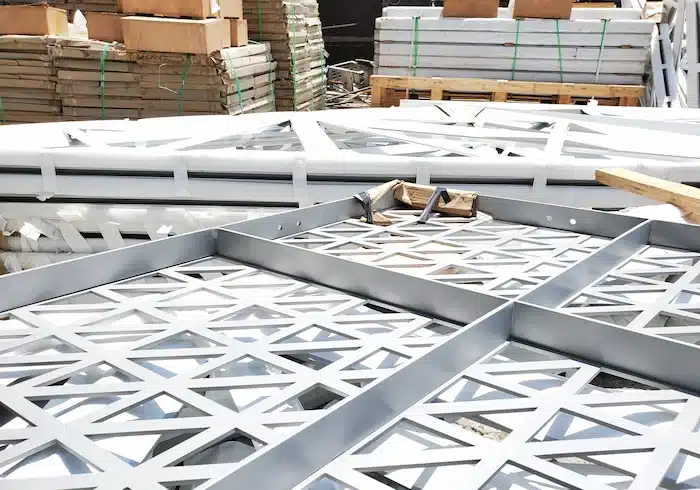 القطاعات المجمعة وأعضاء الفولاذ