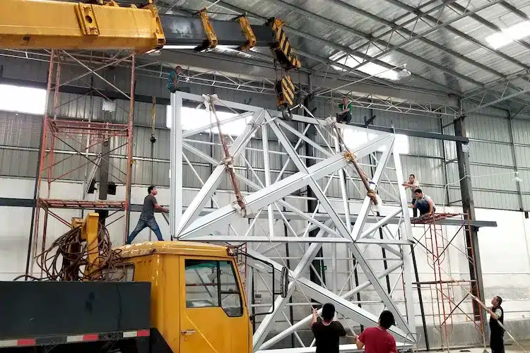 التجميع المسبق في الموقع للوحدات غير القياسية لدى SunFrame