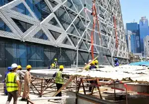 مخاطر الهندسة في واجهات SunFrame المثقبة