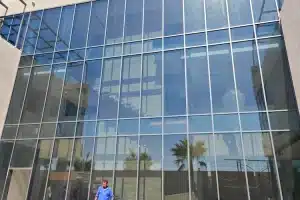 واجهات سكنية عصرية – جدران ستائرية للفلل الفاخرة