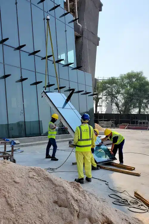 Curtain Wall Hoisting