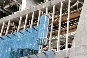 Unitized Curtain Wall Hoisting
